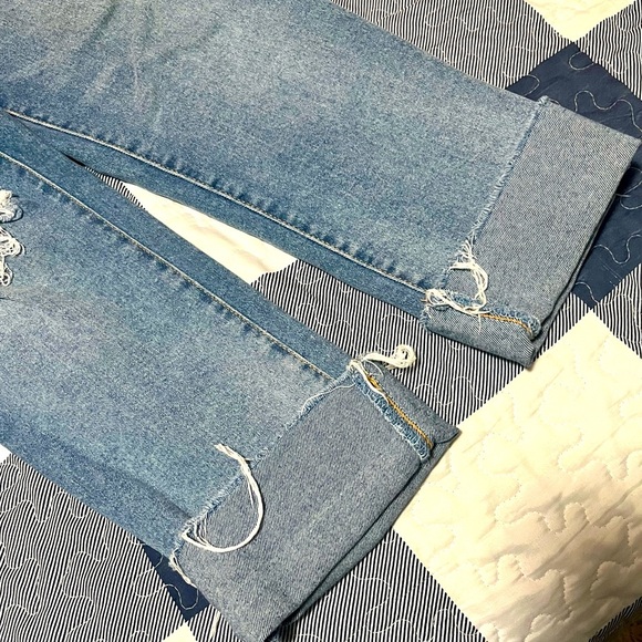 Women’s Crown & Ivy High Rise Cropped Distressed Jeans - 14 - Picture 2 of 12